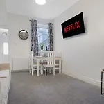 Apartment Seaside Haven On Newcomen Grove, Retreat Redcar