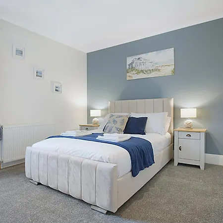 Seaside Haven On Newcomen Grove, Retreat *