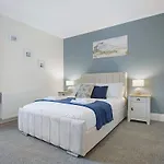 Seaside Haven On Newcomen Grove, Retreat * רדקאר