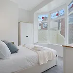 Seaside Haven On Newcomen Grove, Retreat