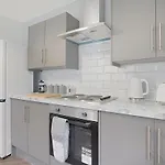 Seaside Haven On Newcomen Grove, Retreat דירה רדקאר