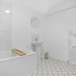 Seaside Haven On Newcomen Grove, Retreat Apartman